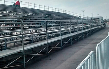 RENTA DE GRADAS METALICAS