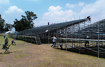 RENTA DE GRADAS METALICAS