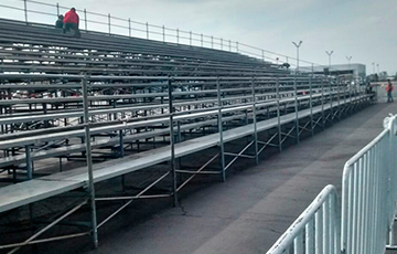 RENTA DE GRADAS METALICAS